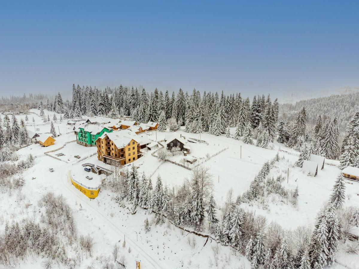 Rich Oak - Готель З Відкритим Панорамний Басейном Yablunytsya Bagian luar foto